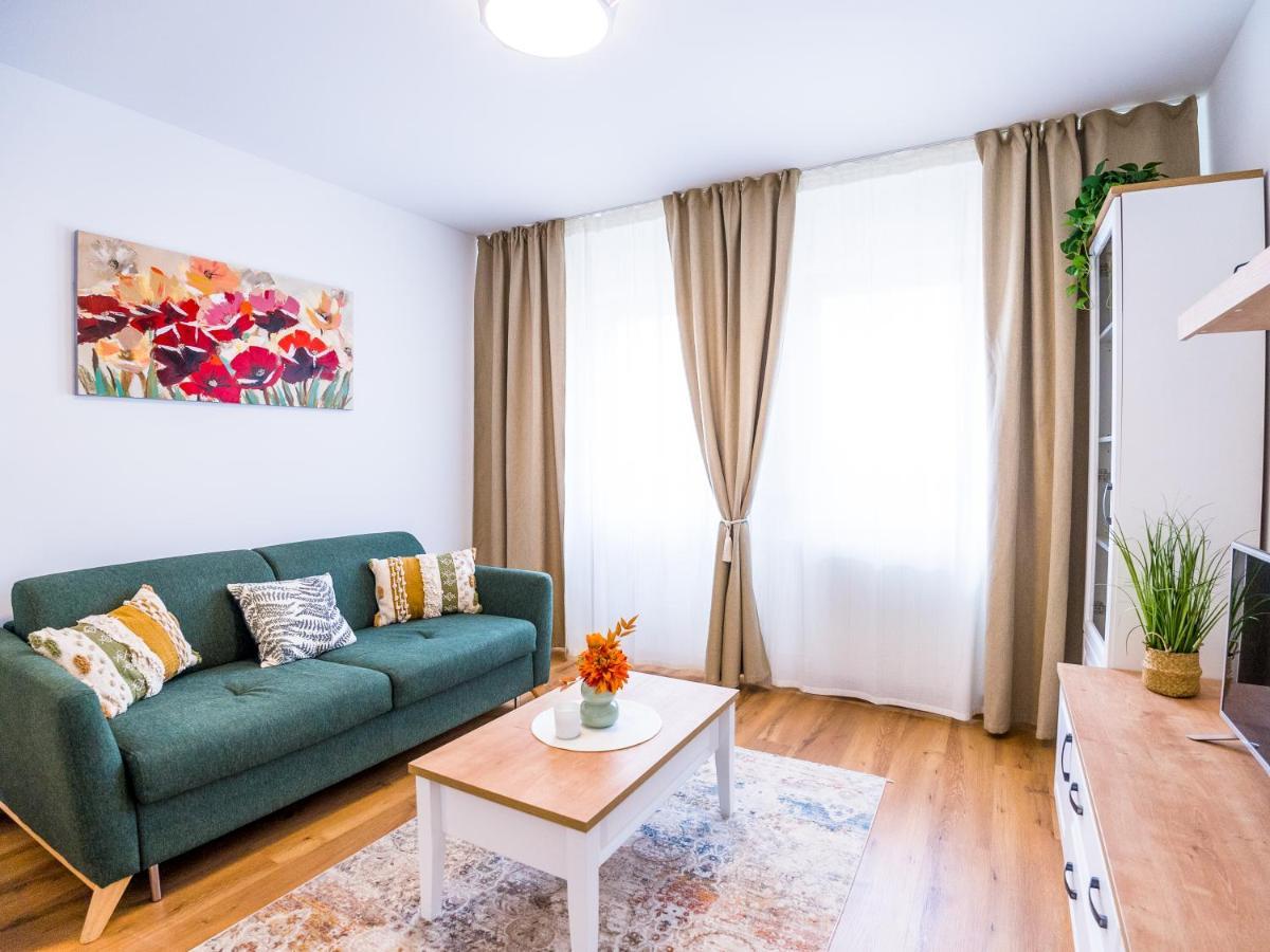 Tonka Apartment Pula Luaran gambar